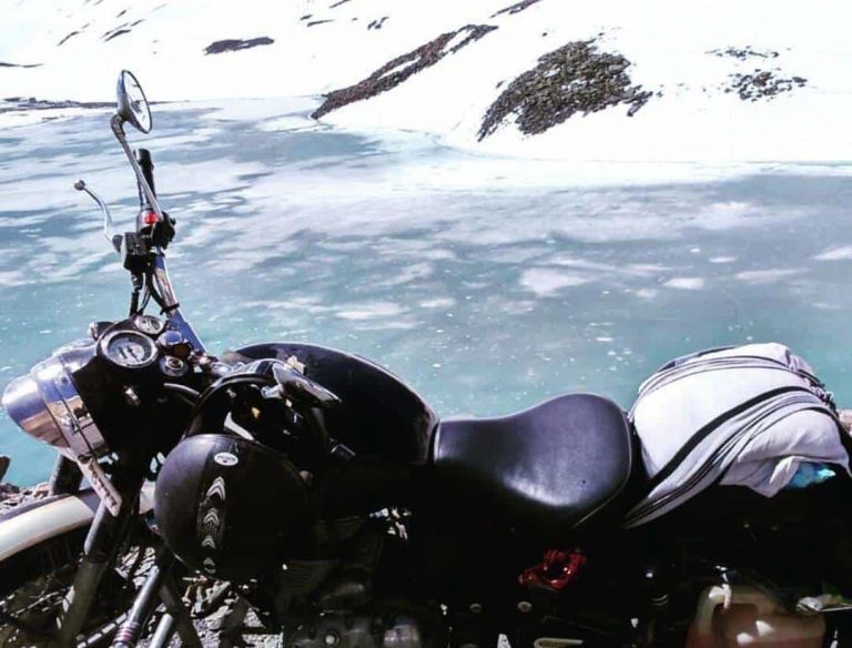 Read more about the article How to Rent a Bike for Ladakh